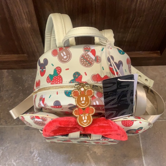 💚♥️Christmas Mickey Mouse backpack♥️💚🎄 - Picture 2 of 9